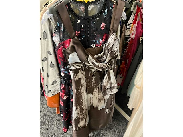 173 diverse cocktailjurken/sets (totaalprijs) - afbeelding 102 van  134