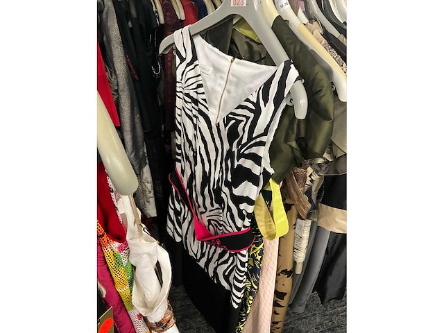 173 diverse cocktailjurken/sets (totaalprijs) - afbeelding 60 van  142