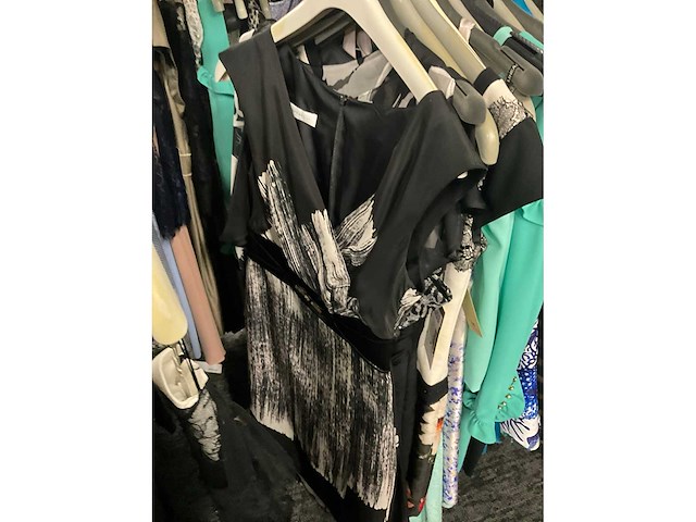 173 diverse cocktailjurken/sets (totaalprijs) - afbeelding 83 van  142