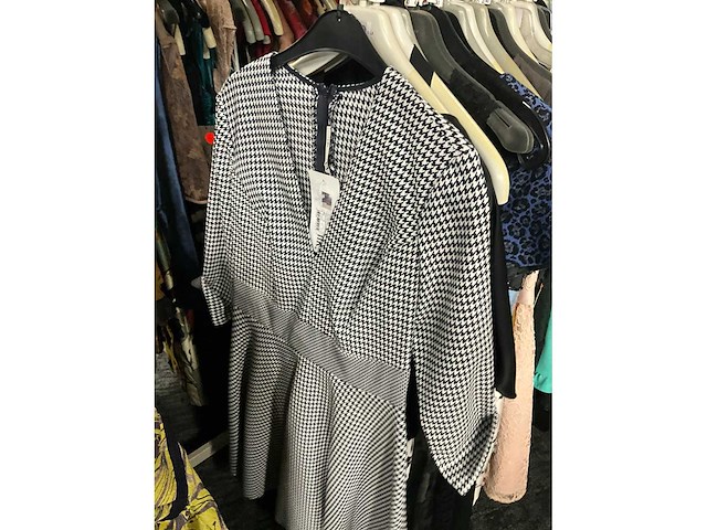 173 diverse cocktailjurken/sets (totaalprijs) - afbeelding 97 van  142