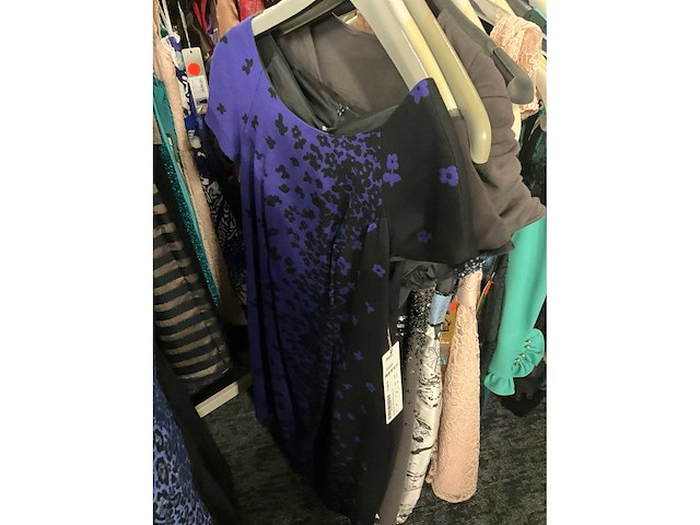 173 diverse cocktailjurken/sets (totaalprijs) - afbeelding 103 van  142