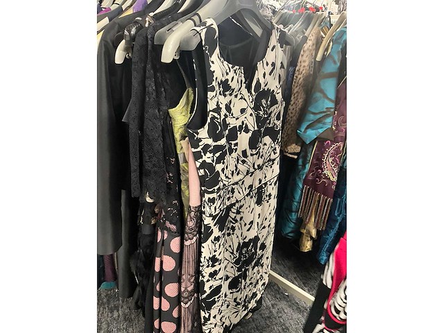 173 diverse cocktailjurken/sets (totaalprijs) - afbeelding 13 van  156