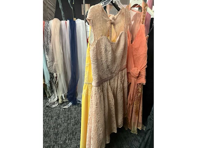 173 diverse cocktailjurken/sets (totaalprijs) - afbeelding 49 van  156