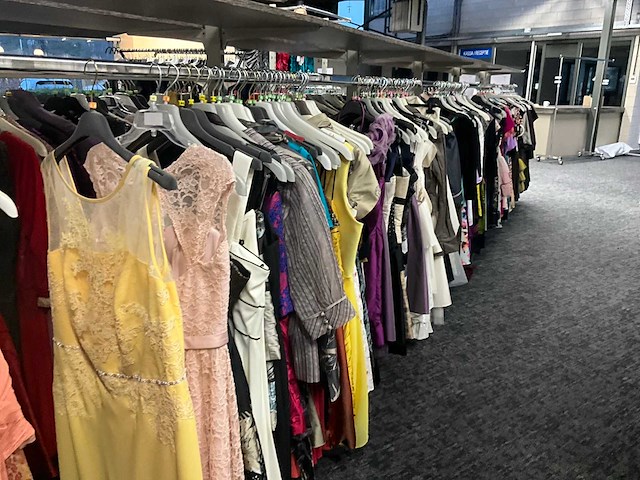 173 diverse cocktailjurken/sets (totaalprijs) - afbeelding 53 van  156