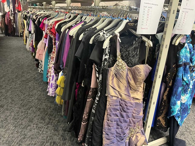 173 diverse cocktailjurken/sets (totaalprijs) - afbeelding 63 van  156