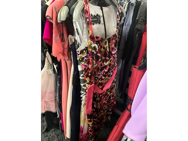 173 diverse cocktailjurken/sets (totaalprijs) - afbeelding 114 van  156