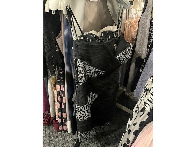 173 diverse cocktailjurken/sets (totaalprijs) - afbeelding 123 van  156