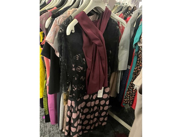 173 diverse cocktailjurken/sets (totaalprijs) - afbeelding 129 van  156