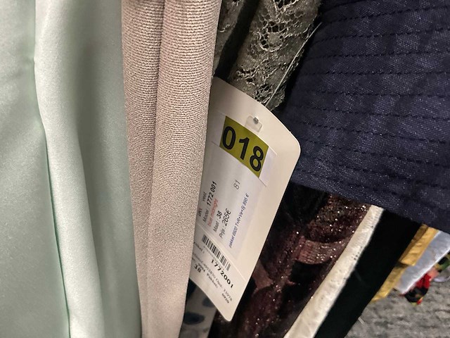 173 diverse cocktailjurken/sets (totaalprijs) - afbeelding 53 van  152