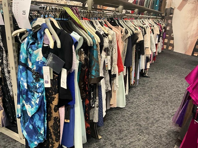 173 diverse cocktailjurken/sets (totaalprijs) - afbeelding 55 van  152