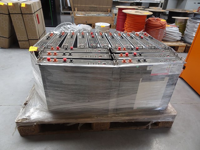 17x batterijmodule pylontech - afbeelding 1 van  4