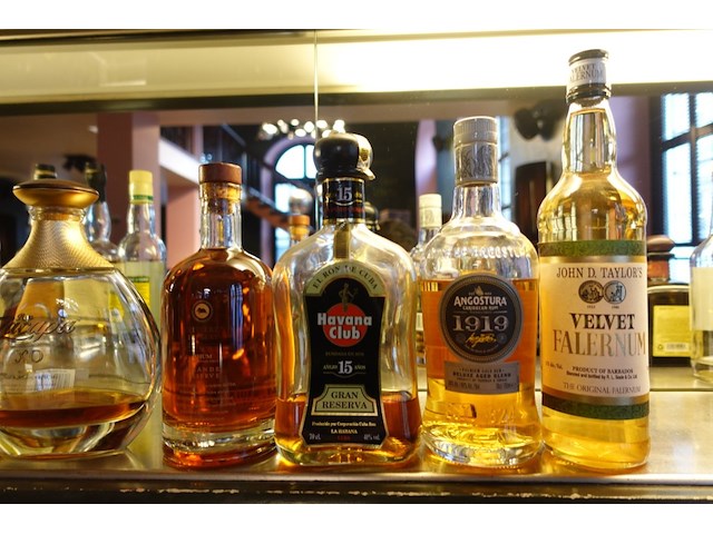 17x diverse flessen rum - afbeelding 6 van  6