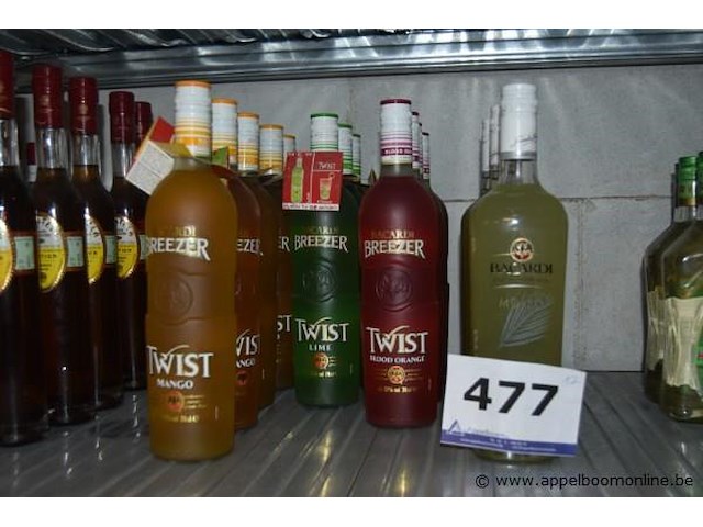 17x fles mixdrank, bacardi, breezer twist (mango, lime, blood orange) & mojito, 70cl - afbeelding 1 van  2