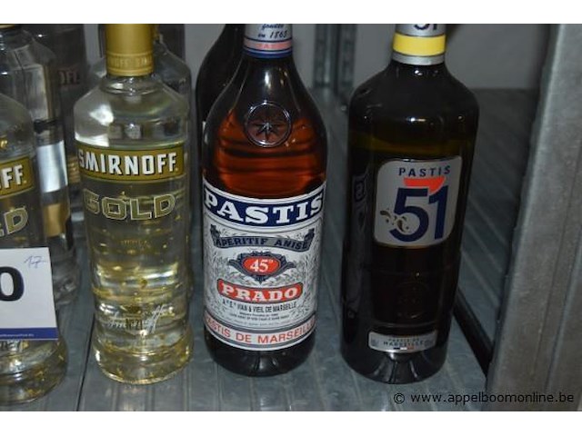 17x fles sterke drank, diverse merken (o.a. puschkin, sobieski, smirnoff, pastis) - afbeelding 3 van  4
