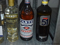 17x fles sterke drank, diverse merken (o.a. puschkin, sobieski, smirnoff, pastis) - afbeelding 3 van  4