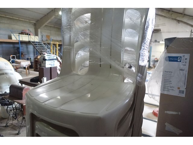17x pvc stoel - afbeelding 3 van  4