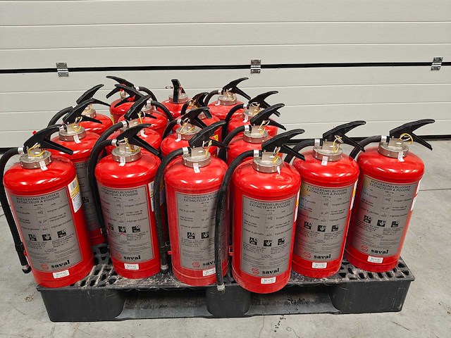 17x saval poedersnelblusser 9kg (2024) - afbeelding 1 van  4
