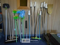 ±18 borstels en dweilen - afbeelding 1 van  3