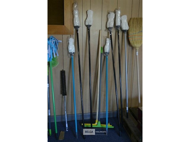 ±18 borstels en dweilen - afbeelding 3 van  3