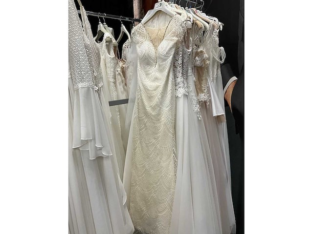 18 bruidsjurken herve (totaalprijs) - afbeelding 3 van  42