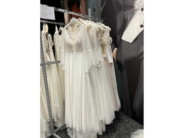 18 bruidsjurken herve (totaalprijs) - afbeelding 12 van  42