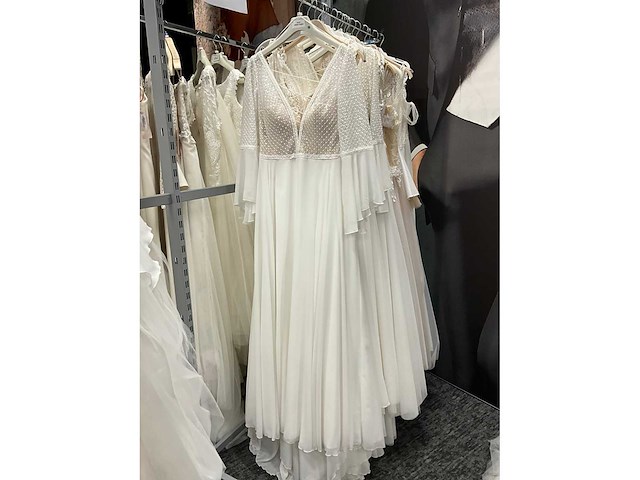 18 bruidsjurken herve (totaalprijs) - afbeelding 34 van  42