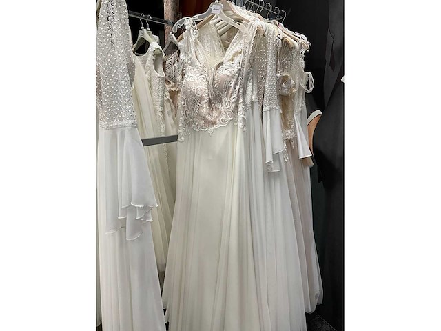 18 bruidsjurken herve (totaalprijs) - afbeelding 38 van  42