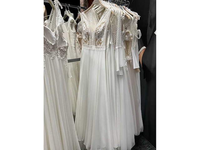 18 bruidsjurken herve (totaalprijs) - afbeelding 40 van  42