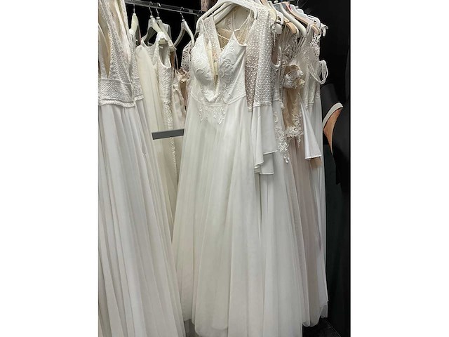 18 bruidsjurken herve (totaalprijs) - afbeelding 42 van  42