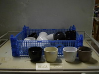 ±18 div kleuren mini vaasjes - afbeelding 1 van  3