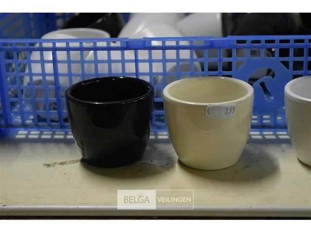 ±18 div kleuren mini vaasjes - afbeelding 2 van  3