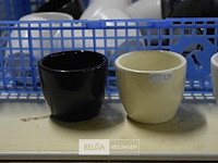 ±18 div kleuren mini vaasjes - afbeelding 2 van  3