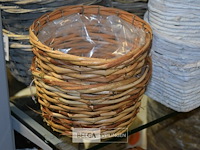 ±18 div maten rieten bloemmandjes - afbeelding 2 van  5