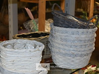 ±18 div maten rieten bloemmandjes - afbeelding 4 van  5