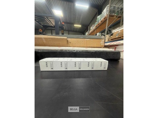 18 dozen drukschakelaars gira - afbeelding 3 van  3