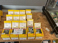 18 dozen nagelpluggen; - afbeelding 1 van  8