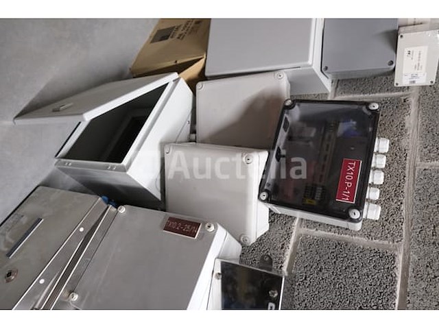 18 elektrische kasten - afbeelding 4 van  8