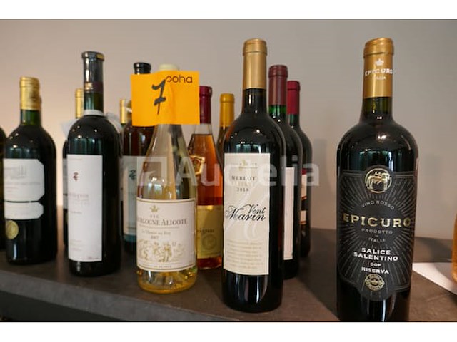 18 flessen wijn - afbeelding 1 van  4