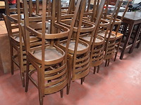 18 houten barstoelen met rugleuning (28) - afbeelding 2 van  6