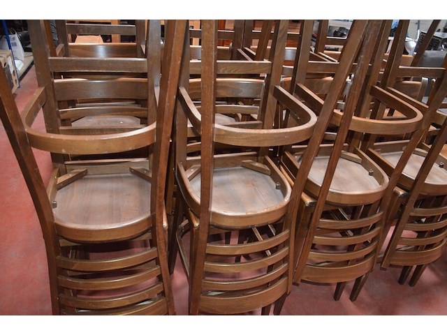 18 houten barstoelen met rugleuning (28) - afbeelding 3 van  6