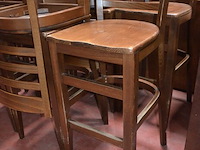 18 houten barstoelen met rugleuning (28) - afbeelding 6 van  6