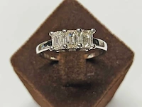 18 kt witgoud 0,57 cts ring met natuurlijke diamant
