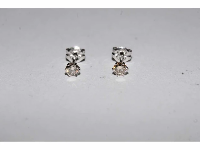 18 kt witgouden oorbel met natuurlijke diamant - afbeelding 1 van  4