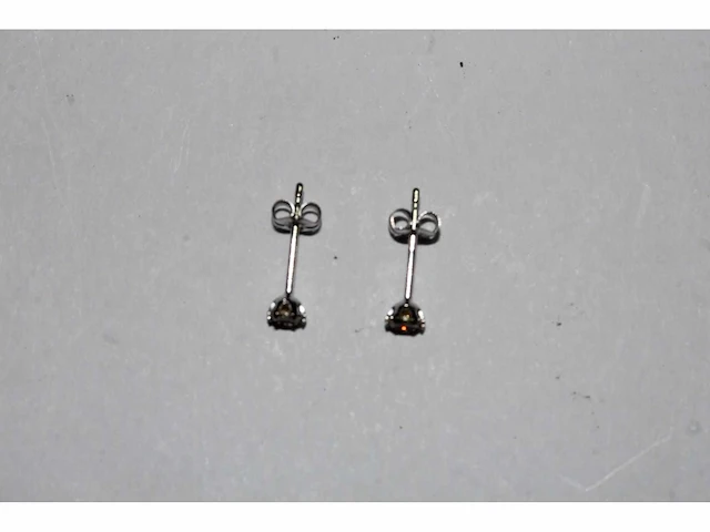 18 kt witgouden oorbel met natuurlijke diamant - afbeelding 2 van  4