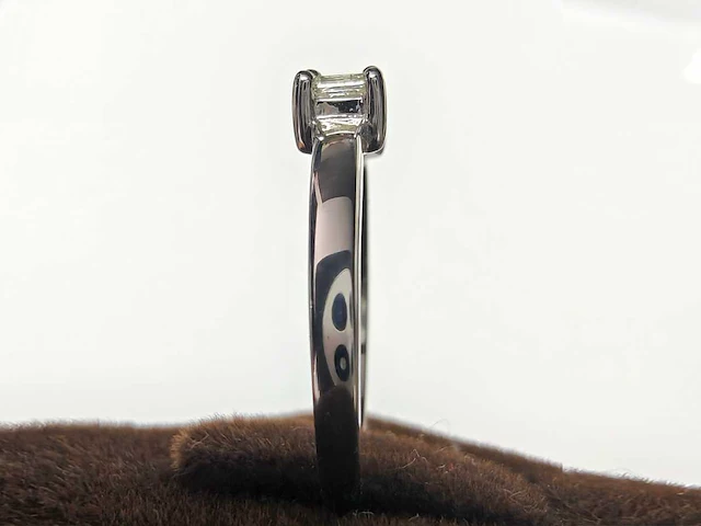 18 kt witgouden ring met natuurlijke diamant - afbeelding 7 van  7