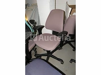 18 ongelijke stoelen en fauteuils - afbeelding 5 van  13