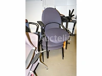 18 ongelijke stoelen en fauteuils - afbeelding 1 van  13
