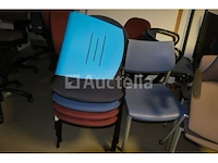 18 ongelijke stoelen en fauteuils - afbeelding 6 van  13