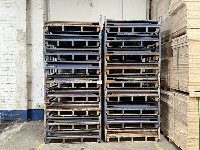 18 plooibare metalen stapelbakken - afbeelding 1 van  6