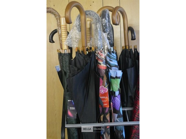 ±18 soorten div. paraplu`s - afbeelding 2 van  4